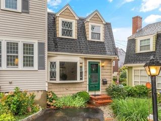 12 Bradford Court, Marblehead, MA 01945