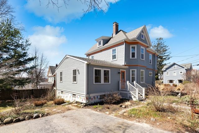 21 Montague St, Arlington, MA 02474