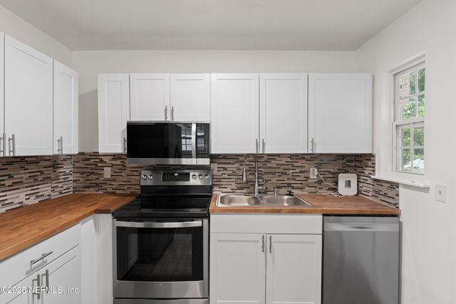 9403 SPOTTSWOOD Road, Jacksonville, FL 32208