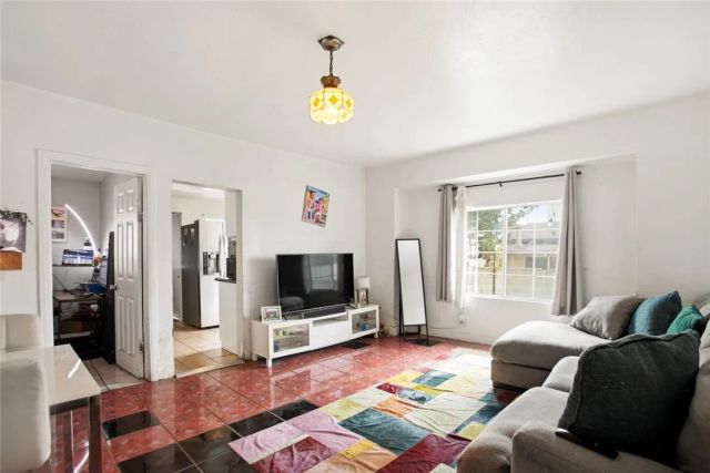 650 S Indiana St, Los Angeles, CA 90023