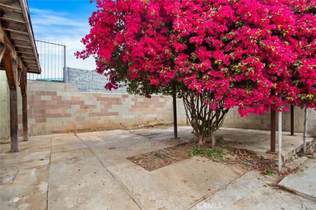 650 S Indiana St, Los Angeles, CA 90023