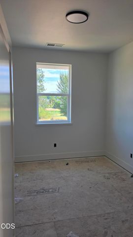 203 Bogey Lane, Eagle Point, OR 97524