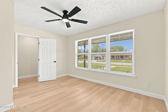 6104 W GOLDEN GROVE Road W, Jacksonville, FL 32244