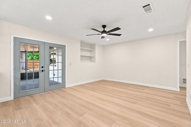 6104 W GOLDEN GROVE Road W, Jacksonville, FL 32244