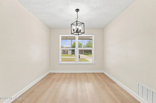 6104 W GOLDEN GROVE Road W, Jacksonville, FL 32244