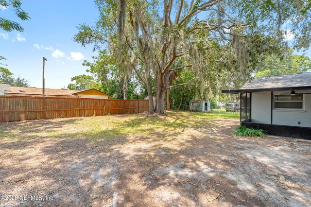 6104 W GOLDEN GROVE Road W, Jacksonville, FL 32244