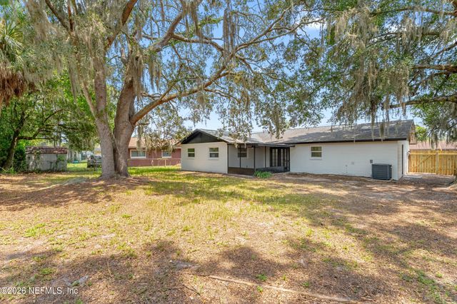 6104 W GOLDEN GROVE Road W, Jacksonville, FL 32244