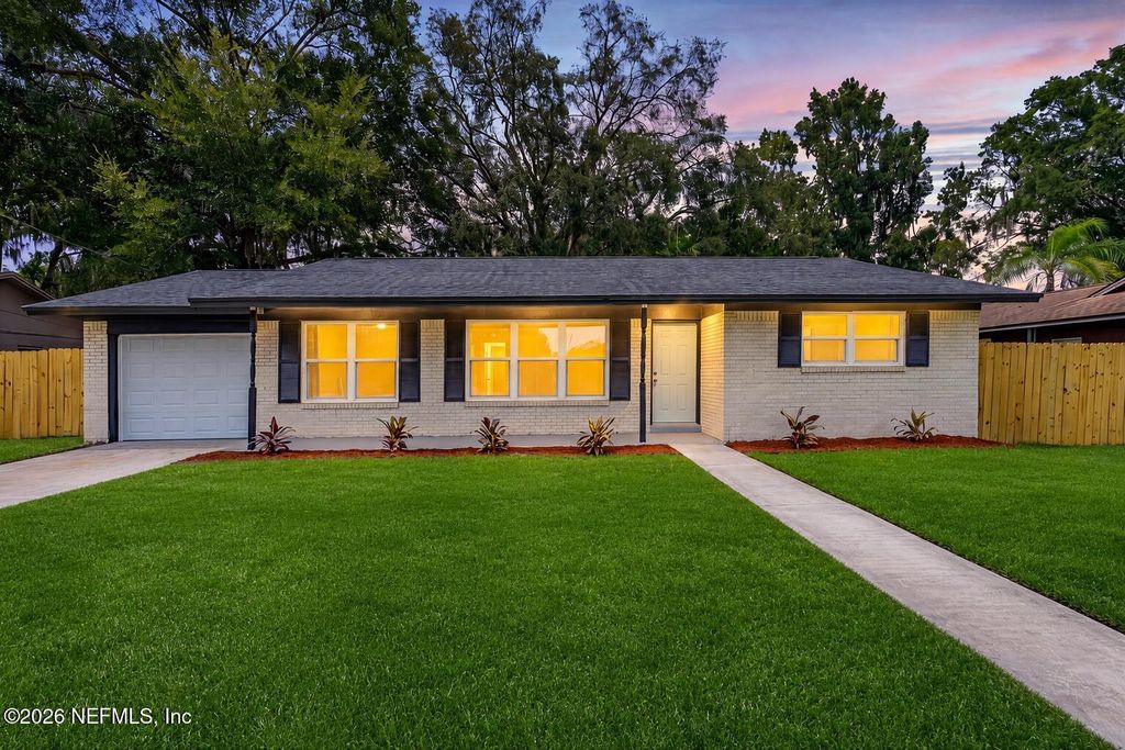 6104 W GOLDEN GROVE Road W, Jacksonville, FL 32244