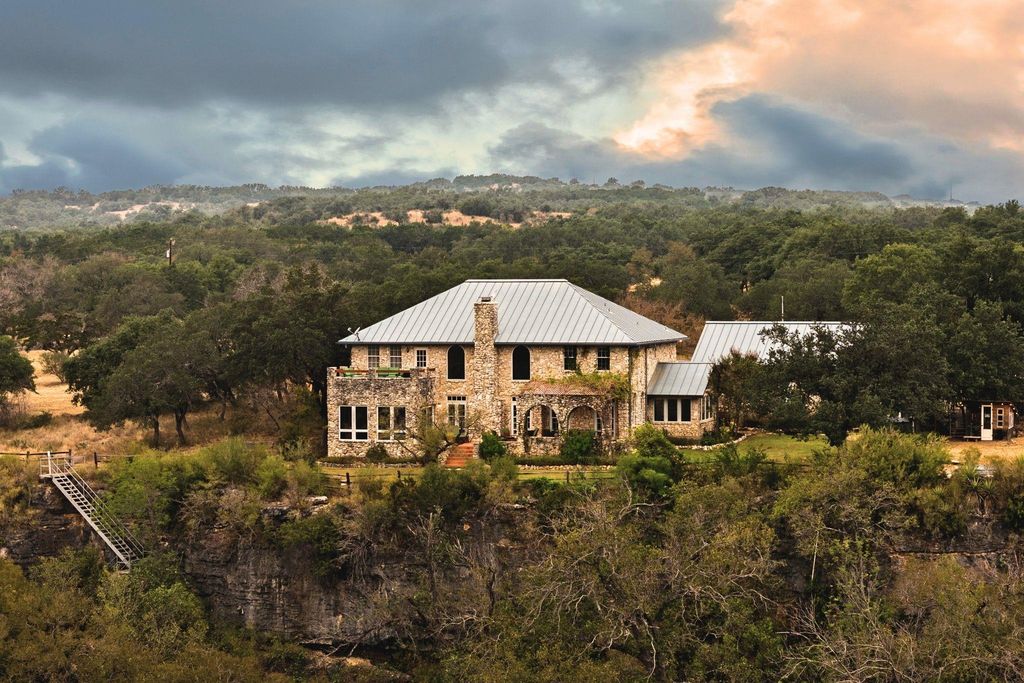 5229 & 5012 Hupedo Ranch RD, Spicewood, TX 78669