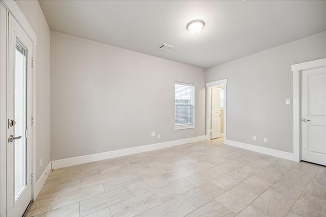 880 Wakefield Drive C, Houston, TX 77018