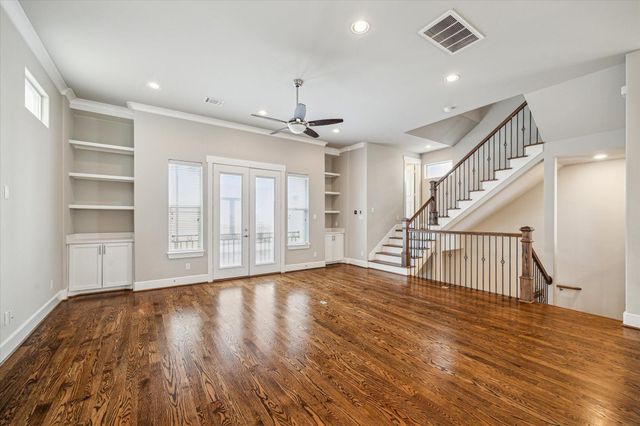 880 Wakefield Drive C, Houston, TX 77018
