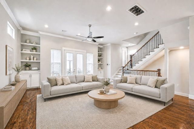 880 Wakefield Drive C, Houston, TX 77018