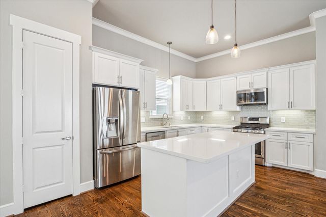 880 Wakefield Drive C, Houston, TX 77018