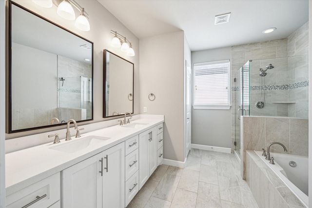 880 Wakefield Drive C, Houston, TX 77018