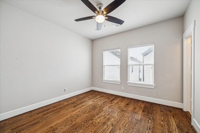880 Wakefield Drive C, Houston, TX 77018