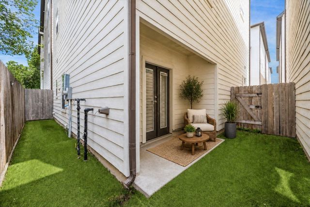 880 Wakefield Drive C, Houston, TX 77018