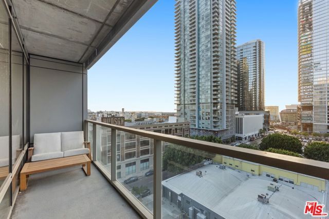 1155 S Grand Avenue 808, Los Angeles, CA 90015