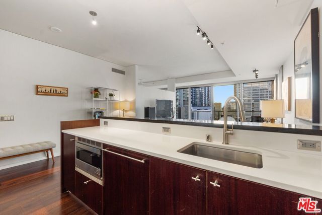1155 S Grand Avenue 808, Los Angeles, CA 90015