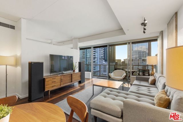 1155 S Grand Avenue 808, Los Angeles, CA 90015
