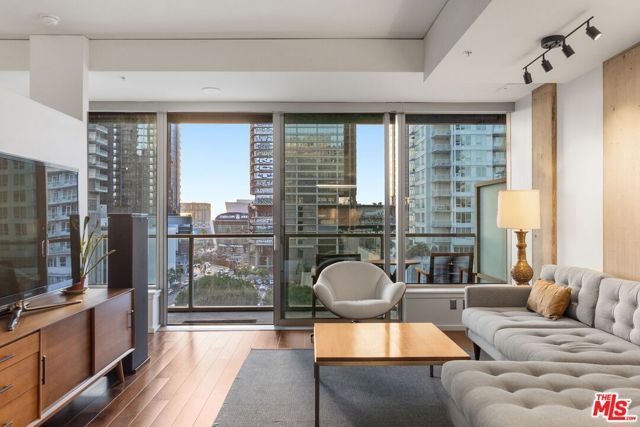 1155 S Grand Avenue 808, Los Angeles, CA 90015