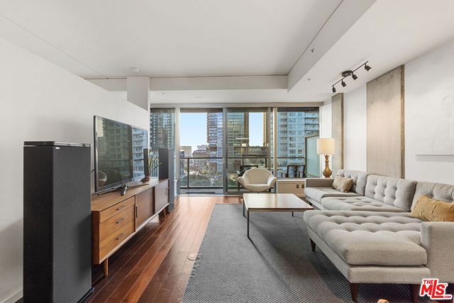 1155 S Grand Avenue 808, Los Angeles, CA 90015