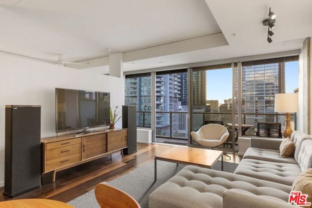 1155 S Grand Avenue 808, Los Angeles, CA 90015