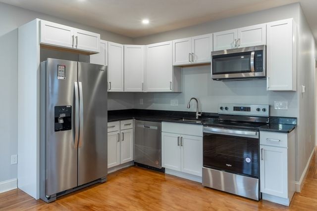 72 Florence St 1, Worcester, MA 01603