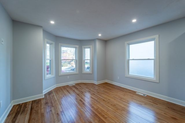 72 Florence St 1, Worcester, MA 01603