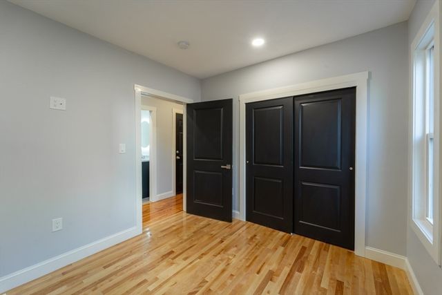 72 Florence St 1, Worcester, MA 01603