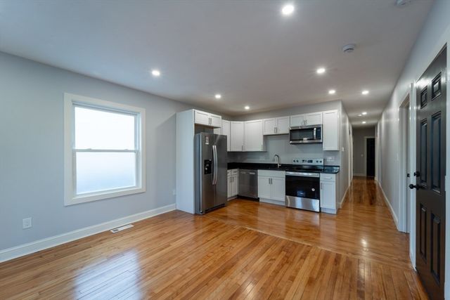 72 Florence St 1, Worcester, MA 01603