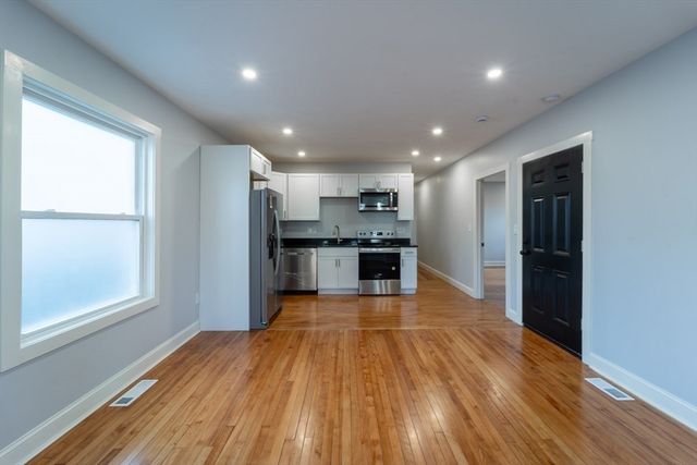 72 Florence St 1, Worcester, MA 01603