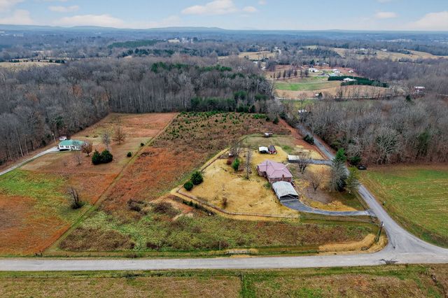 850 Wesley Chapel Rd, Sparta, TN 38583