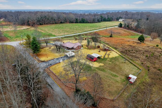 850 Wesley Chapel Rd, Sparta, TN 38583