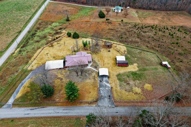 850 Wesley Chapel Rd, Sparta, TN 38583