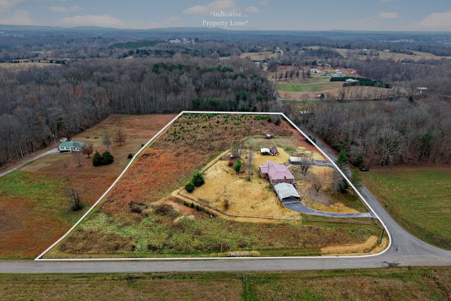 850 Wesley Chapel Rd, Sparta, TN 38583