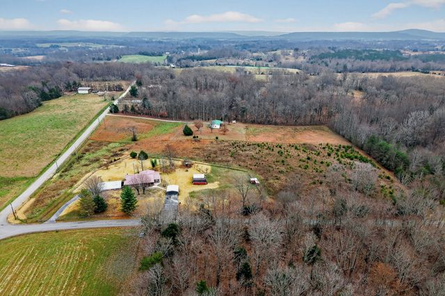 850 Wesley Chapel Rd, Sparta, TN 38583