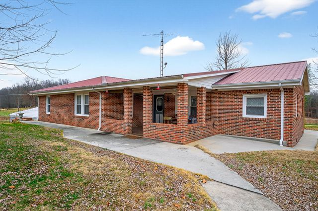 850 Wesley Chapel Rd, Sparta, TN 38583