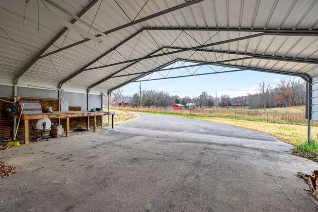 850 Wesley Chapel Rd, Sparta, TN 38583