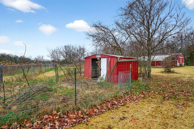 850 Wesley Chapel Rd, Sparta, TN 38583