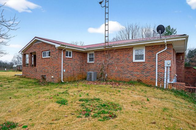 850 Wesley Chapel Rd, Sparta, TN 38583