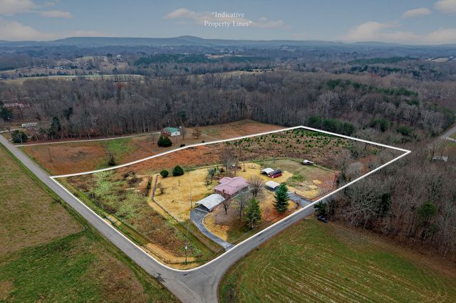 850 Wesley Chapel Rd, Sparta, TN 38583