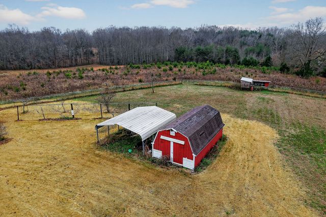 850 Wesley Chapel Rd, Sparta, TN 38583