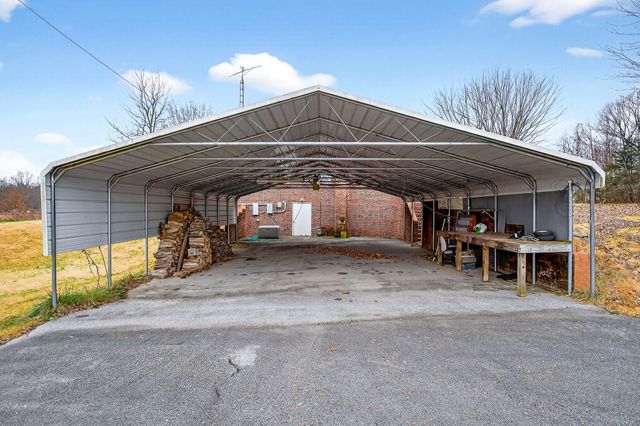 850 Wesley Chapel Rd, Sparta, TN 38583