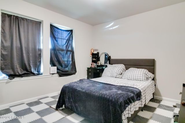 108 Chesson Hill Drive, Broussard, LA 70518