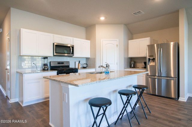 108 Chesson Hill Drive, Broussard, LA 70518