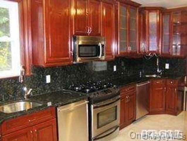 59 Essex Road, Great Neck, NY 11023