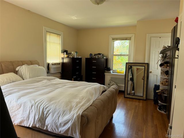 59 Essex Road, Great Neck, NY 11023