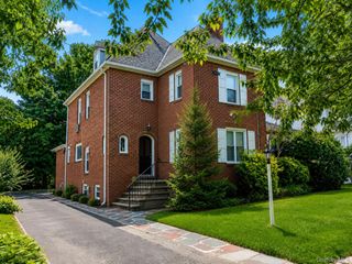 59 Essex Road, Great Neck, NY 11023