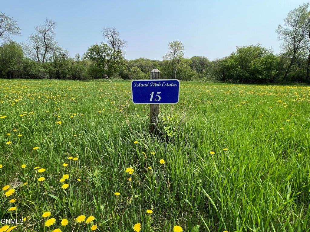 1806 Island Park Drive, Jamestown, ND 58401 photo 5