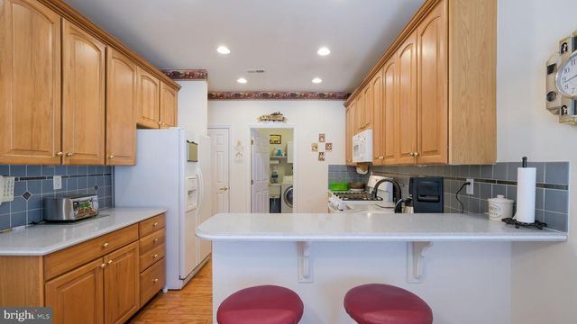 627 BELLFLOWER RD, Langhorne, PA 19047